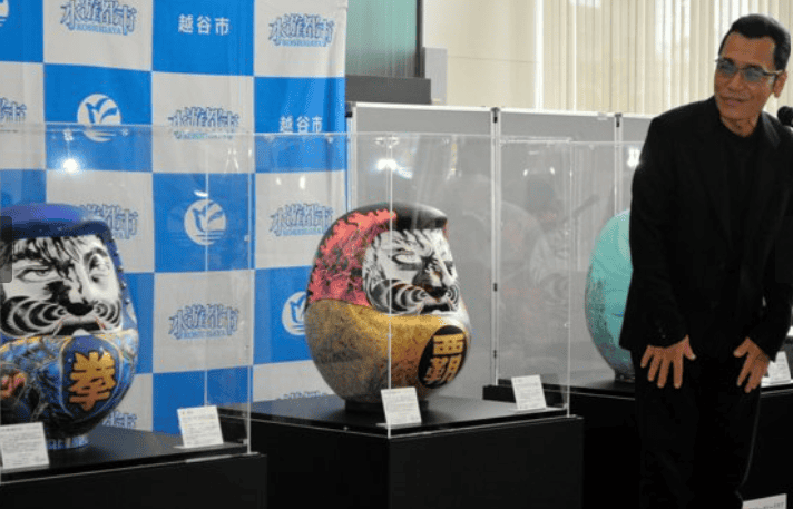Tetsuo Hara peint quatre darumas Hokuto no Ken
